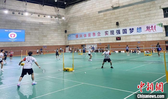 扬州开打2024全国羽毛球团体冠军赛，22支队伍共