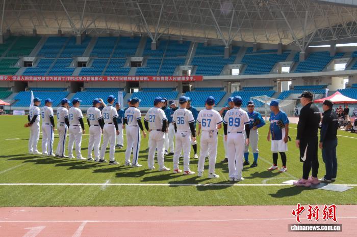 两岸棒垒球高手齐聚锡林浩特共襄“北疆草原”