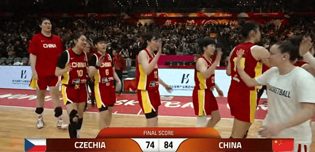 中国女篮险胜捷克 张曼曼