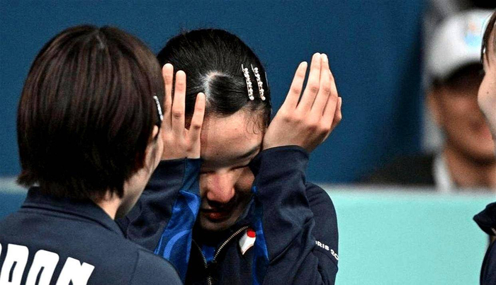 张本宇质疑王曼昱发球违规引争议，张本智和态