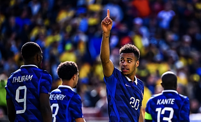 杜埃首秀梅开二度助法国3-1胜哥伦比亚