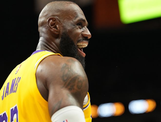 湖人轻取奇才展现阵容深度 海斯爆发詹姆斯三双