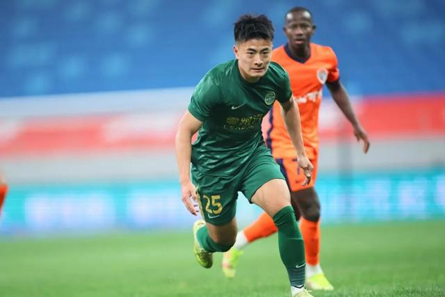 罗斯战术革新助力浙江绿城领跑中超防守榜