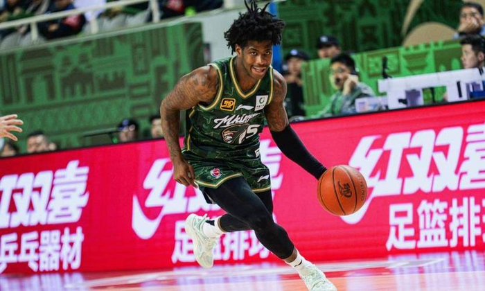 戴维斯转会波多黎各引争议，首钢紧急补强外援