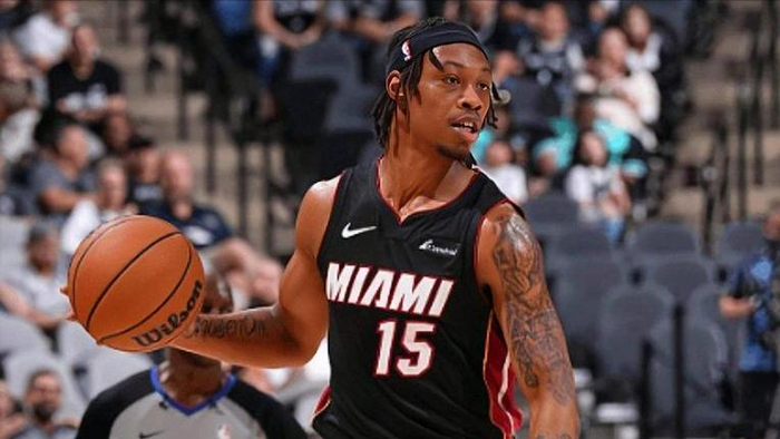 戴维斯转会波多黎各引争议，首钢紧急补强外援