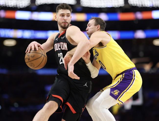 火箭申京：0-2落后仍信心十足 团队协作是关键